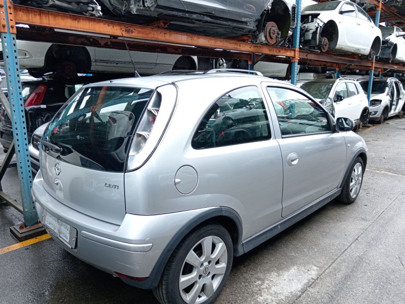 opel corsa c (x01) del año 2006