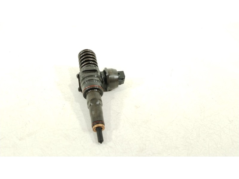 Recambio de inyector para volkswagen golf iv (1j1) 1.9 tdi referencia OEM IAM 038130073AL 0414720039 