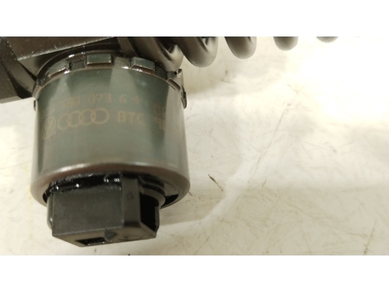 Recambio de inyector para volkswagen golf v (1k1) 2.0 tdi 16v referencia OEM IAM 03G130073G 0414720404 