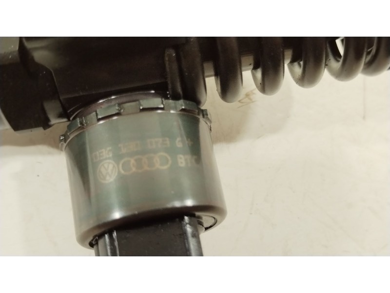 Recambio de inyector para volkswagen golf v (1k1) 2.0 tdi 16v referencia OEM IAM 03G130073G 0414720404 