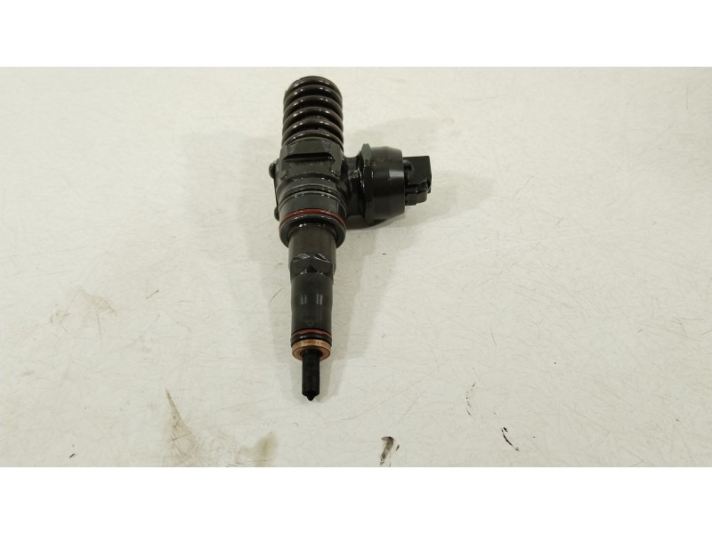 Recambio de inyector para volkswagen golf iv (1j1) 1.9 tdi referencia OEM IAM 038130073AL 0414720039 
