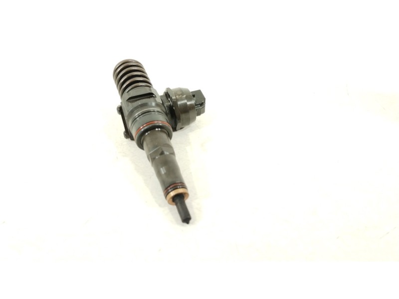 Recambio de inyector para volkswagen golf iv (1j1) 1.9 tdi referencia OEM IAM 038130073AL 0414720039 