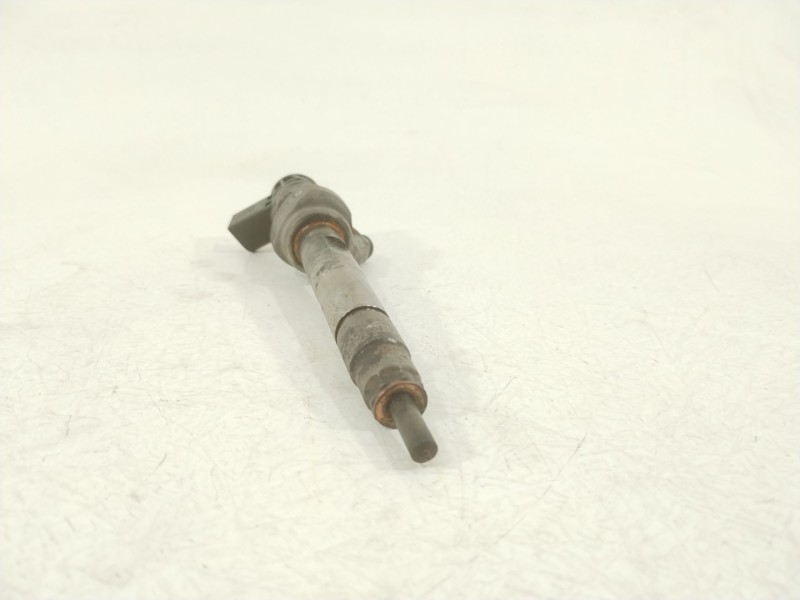 Recambio de inyector para toyota auris active referencia OEM IAM 0445110599 8515060 