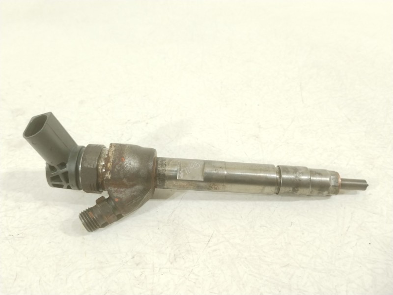 Recambio de inyector para toyota auris active referencia OEM IAM 0445110599 8515060 