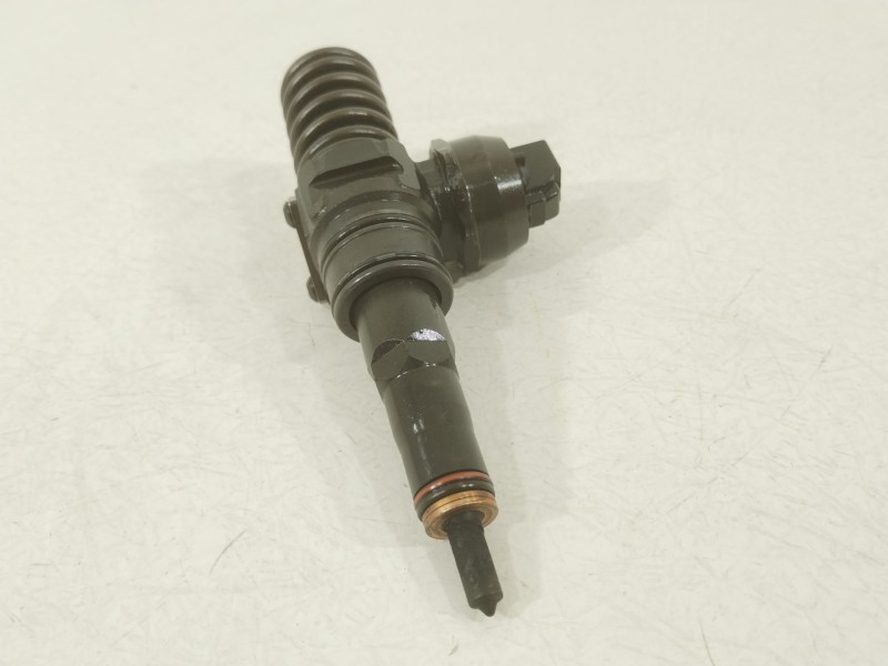 Recambio de inyector para volkswagen golf v (1k1) 1.9 tdi referencia OEM IAM 038130073AG 0414720215 