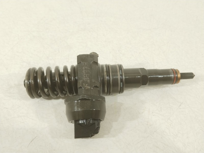 Recambio de inyector para volkswagen golf v (1k1) 1.9 tdi referencia OEM IAM 038130073AG 0414720215 