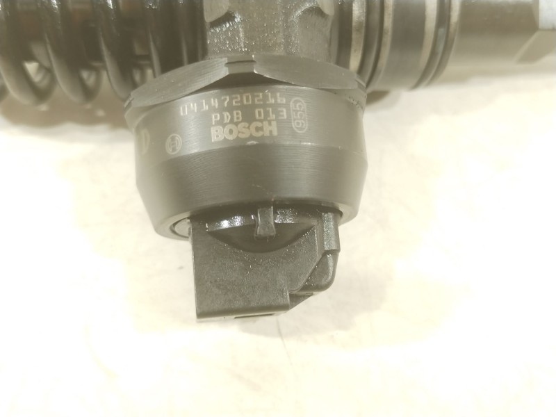 Recambio de inyector para audi a4 b6 (8e2) 1.9 tdi quattro referencia OEM IAM 038130073BA 0414720216 