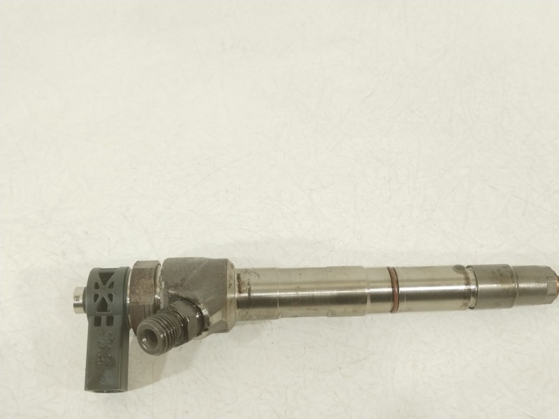 Recambio de inyector para volkswagen tiguan (ad1, ax1) 2.0 tdi referencia OEM IAM 04L130277AC 0445110469 