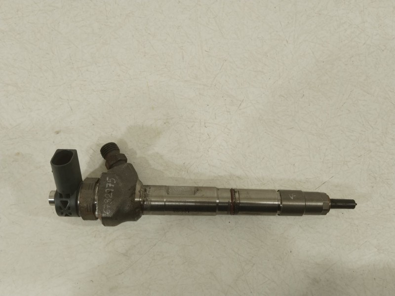 Recambio de inyector para volkswagen tiguan (ad1, ax1) 2.0 tdi referencia OEM IAM 04L130277AC 0445110469 