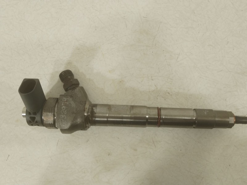 Recambio de inyector para volkswagen tiguan (ad1, ax1) 2.0 tdi referencia OEM IAM 04L130277AC 0445110469 