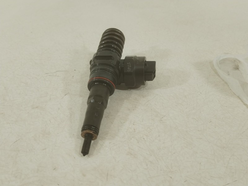 Recambio de inyector para volkswagen passat variant (3b6) comfortline referencia OEM IAM 038130073AA 0414720028 