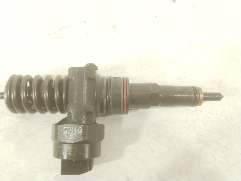 Recambio de inyector para volkswagen passat variant (3b6) comfortline referencia OEM IAM 038130073AA 0414720028 