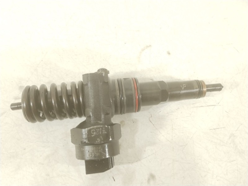 Recambio de inyector para volkswagen passat variant (3b6) comfortline referencia OEM IAM 038130073AA 0414720028 