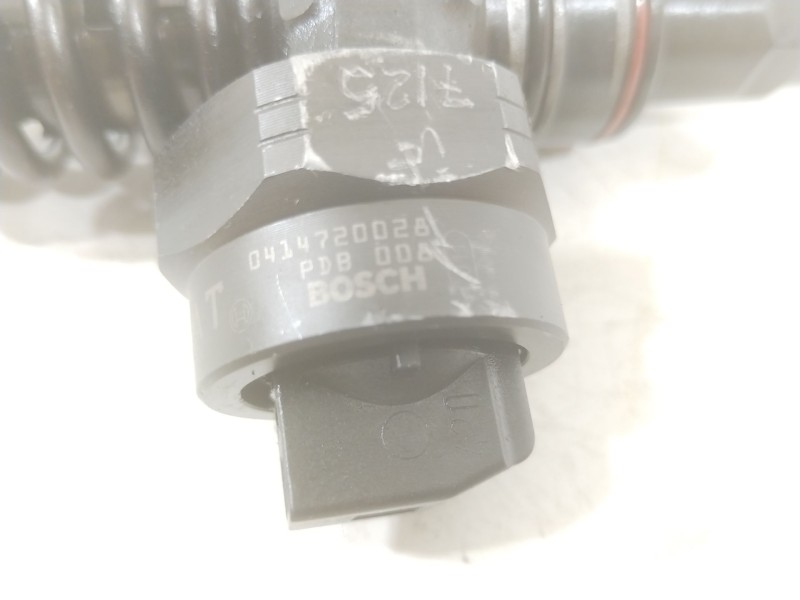 Recambio de inyector para volkswagen passat variant (3b6) comfortline referencia OEM IAM 038130073AA 0414720028 