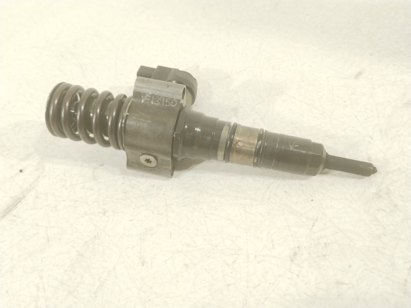 Recambio de inyector para volkswagen passat b6 variant (3c5) 2.0 tdi 16v referencia OEM IAM 000130073SX  
