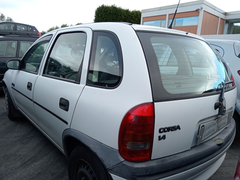 opel corsa b (s93) del año 1996