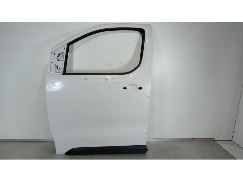 Recambio de puerta delantera izquierda para citroën jumpy iii furgoneta (v_) 1.5 bluehdi 120 referencia OEM IAM 9808082580  