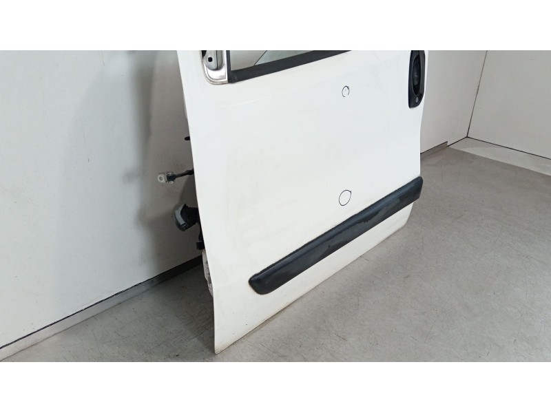 Recambio de puerta delantera izquierda para peugeot bipper (aa_) 1.4 hdi referencia OEM IAM 1637832480  