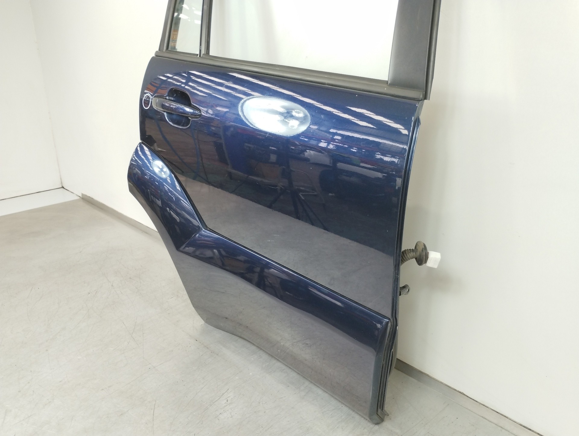 PUERTA TRASERA DERECHA / 5244381 PARA TOYOTA LAND CRUISER J12 3.0 D-4D GX - Imagen 4 de 10