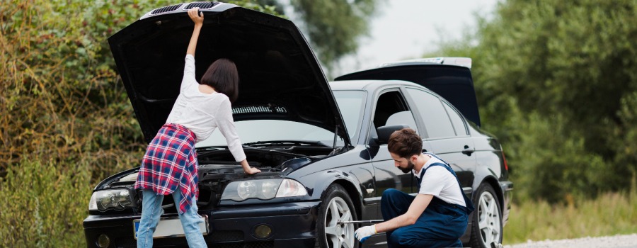 ¿Es seguro usar piezas de desguace para reparar un coche familiar?